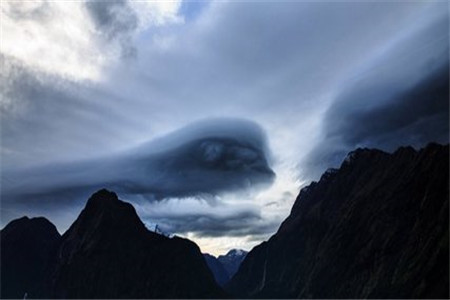 黑龍江自考本科和獨(dú)立本科哪個好?